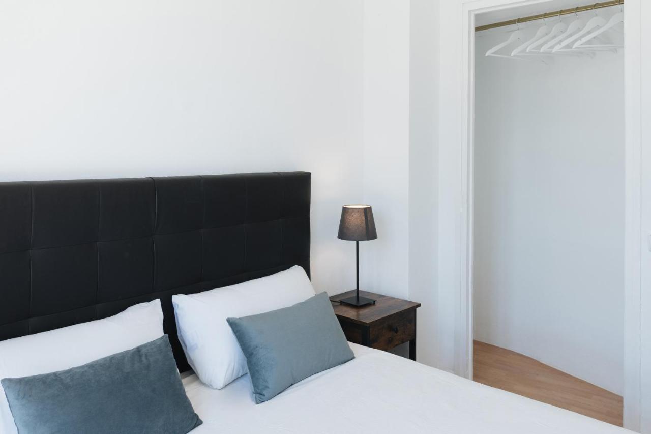 ברצלונה Sunny And Modern Apartment Ideal For Groups מראה חיצוני תמונה
