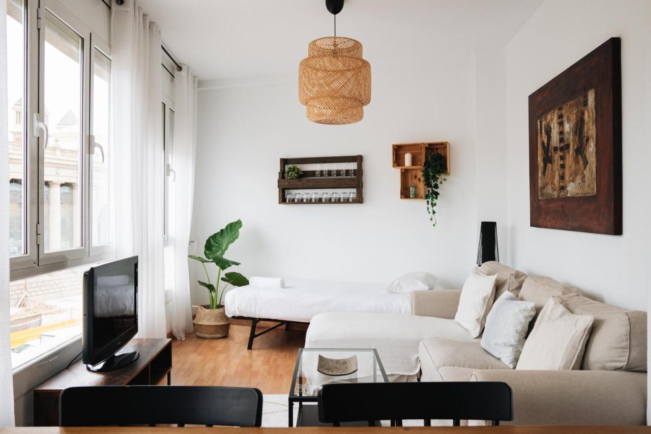 ברצלונה Sunny And Modern Apartment Ideal For Groups מראה חיצוני תמונה